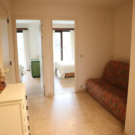 Den Oever V 108 With A View Of The Fairway Apartment Nieuwpoort